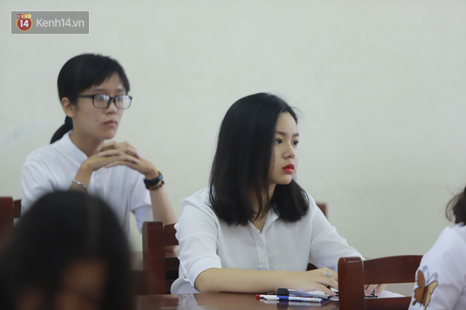Thi cử căng thẳng là thế mà các nữ sinh Việt vẫn xinh xắn và rạng ngời trong nắng hè! - Ảnh 1. Thi cử căng thẳng là thế mà các nữ sinh Việt vẫn xinh xắn và rạng ngời trong nắng hè! 1
