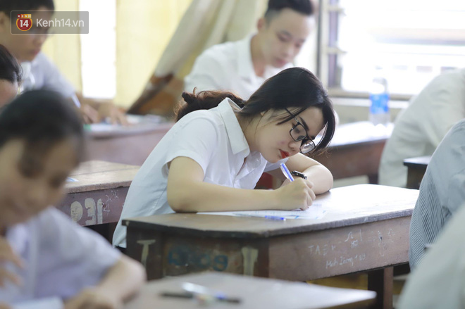 Thi cử căng thẳng là thế mà các nữ sinh Việt vẫn xinh xắn và rạng ngời trong nắng hè! - Ảnh 5. Thi cử căng thẳng là thế mà các nữ sinh Việt vẫn xinh xắn và rạng ngời trong nắng hè! 5
