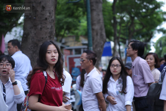 Thi cử căng thẳng là thế mà các nữ sinh Việt vẫn xinh xắn và rạng ngời trong nắng hè! - Ảnh 3. Thi cử căng thẳng là thế mà các nữ sinh Việt vẫn xinh xắn và rạng ngời trong nắng hè! 3