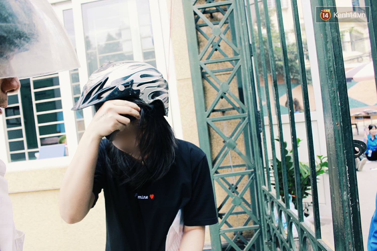Tai nạn có 1 không 2 của sĩ tử: Xem World Cup nhỡ cả kỳ thi, tiêu chảy vì ăn đồ vỉa hè, hoãn mổ ruột thừa để dự thi THPT Quốc gia - Ảnh 2. Tai nạn có 1 không 2 của sĩ tử: Xem World Cup nhỡ cả kỳ thi, tiêu chảy vì ăn đồ vỉa hè, hoãn mổ ruột thừa để dự thi THPT Quốc gia 2
