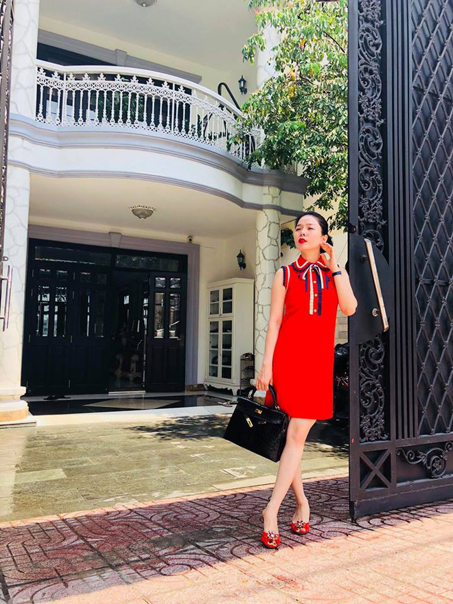 Hình ảnh hiếm hoi về biệt thự triệu đô của Lệ Quyên và chồng - Ảnh 1. Hình ảnh hiếm hoi về biệt thự triệu đô của Lệ Quyên và chồng 1