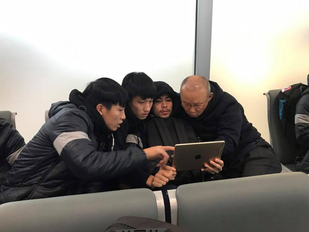 Khoảnh khắc ăn mừng bàn thắng của đội tuyển Hàn Quốc và U23 Việt Nam giống nhau đến kỳ lạ - Ảnh 3. Khoảnh khắc ăn mừng bàn thắng của đội tuyển Hàn Quốc và U23 Việt Nam giống nhau đến kỳ lạ 3