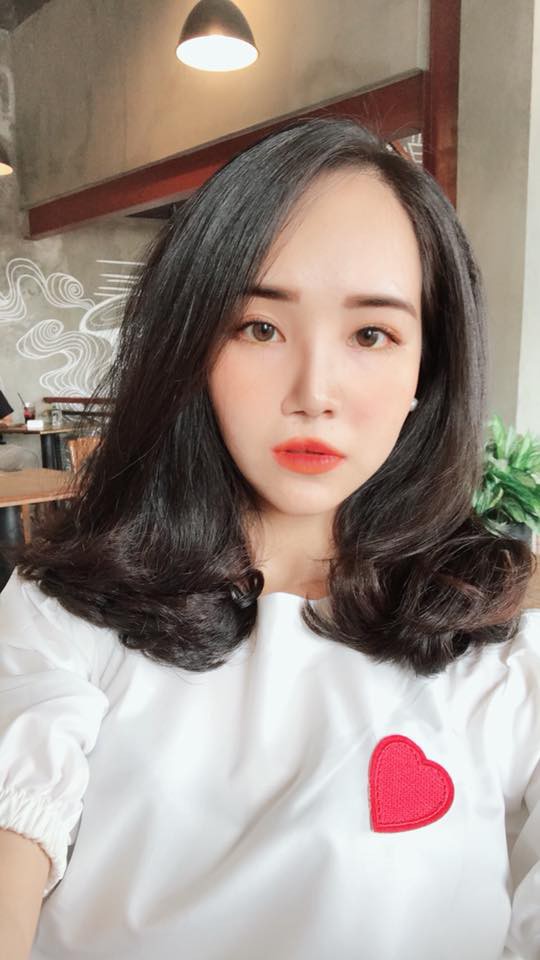 Từng bị bạn bè cầm chổi ném vì xấu xí, cô gái Hà Nội lột xác sau phẫu thuật thẩm mỹ lại lấy được chồng như ý - Ảnh 2. Từng bị bạn bè cầm chổi ném vì xấu xí, cô gái Hà Nội lột xác sau phẫu thuật thẩm mỹ lại lấy được chồng như ý 2
