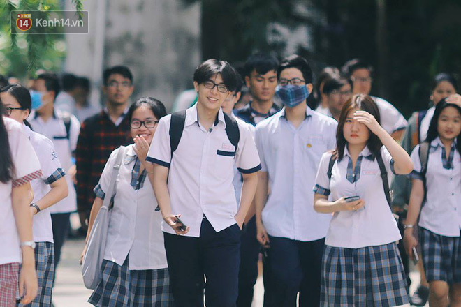 Nhiều thí sinh bị điểm 0 môn Ngữ Văn THPT Quốc gia vì làm thơ than thở về thân phận mình trong phòng thi - Ảnh 2. Nhiều thí sinh bị điểm 0 môn Ngữ Văn THPT Quốc gia vì làm thơ than thở về thân phận mình trong phòng thi 2