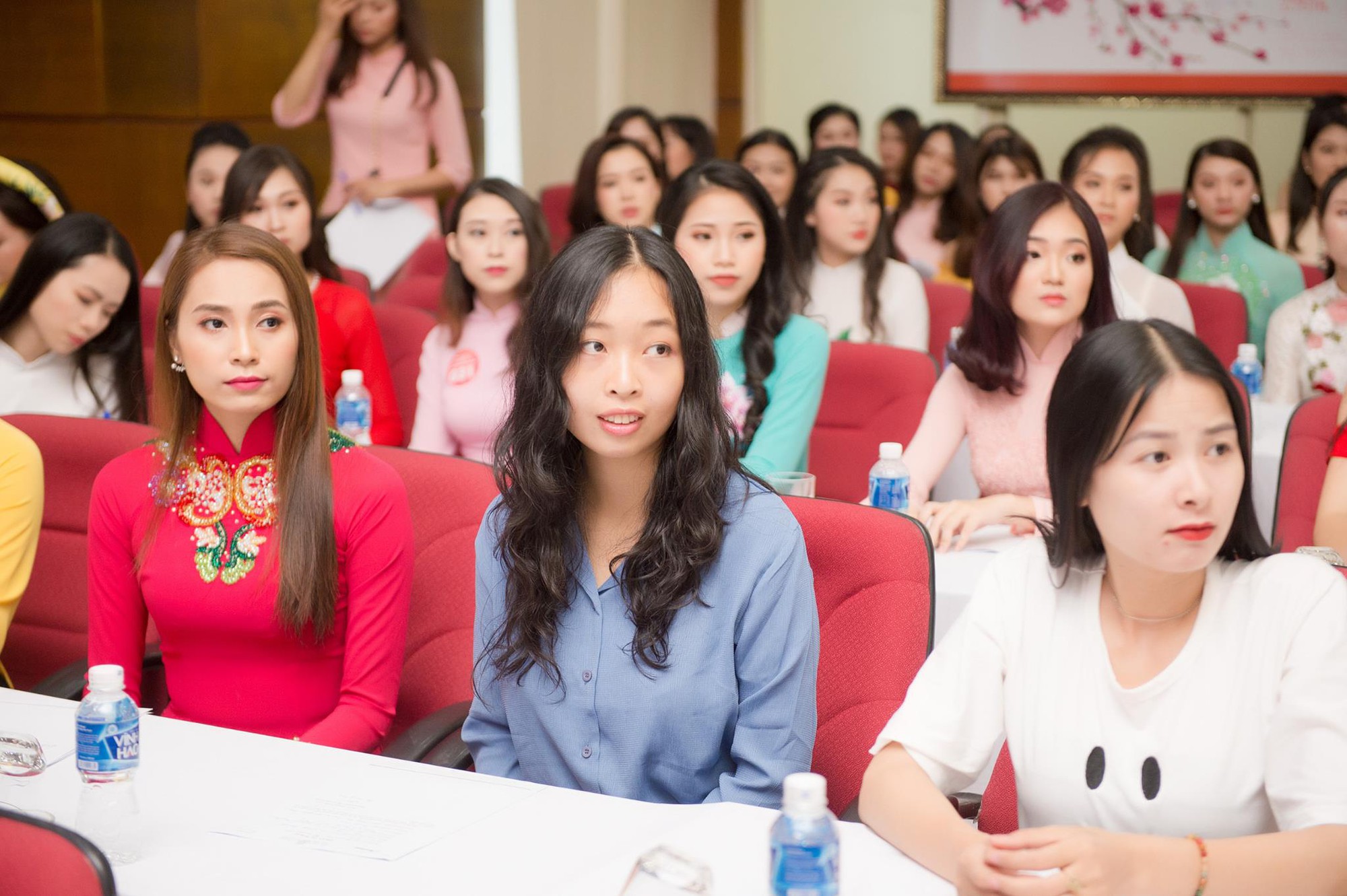 Nữ du học sinh Việt dự thi Hoa hậu Việt Nam 2018 là thạc sĩ tại Pháp, tiến sĩ Vật lý lượng tử tại Ý 2