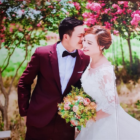 Không chỉ có đám cưới của chú rể 26 và cô dâu 61 tuổi, những cặp vợ chồng cô - cháu này cũng từng dậy sóng dư luận - Ảnh 1. Không chỉ có đám cưới của chú rể 26 và cô dâu 61 tuổi, những cặp vợ chồng cô - cháu này cũng từng dậy sóng dư luận 1