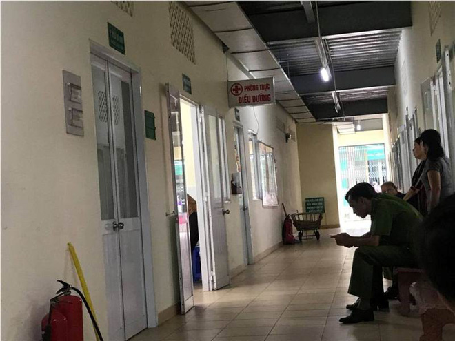 Vụ nổ súng khiến 2 cô gái bị thương ở Sài Gòn: 1 trong 2 nạn nhân là bạn gái cũ của nghi phạm, từng nhiều lần bị doạ giết - Ảnh 1. Vụ nổ súng khiến 2 cô gái bị thương ở Sài Gòn: 1 trong 2 nạn nhân là bạn gái cũ của nghi phạm, từng nhiều lần bị doạ giết 1