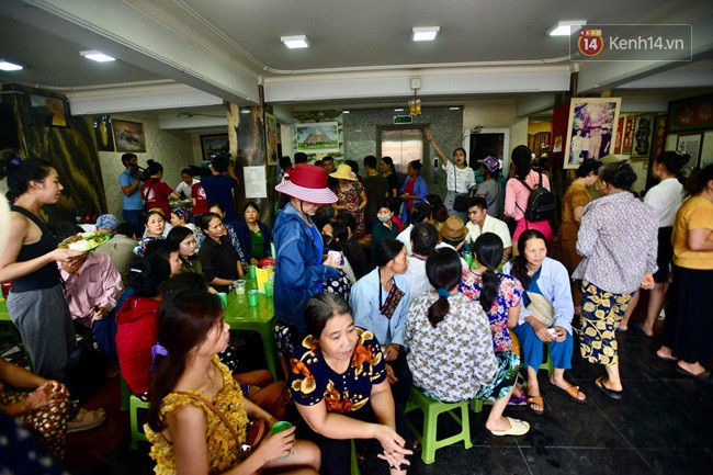 Bữa cơm đủ đầy chỉ với 2.000 đồng cho người lao động nghèo tại Hà Nội - Ảnh 5. Bữa cơm đủ đầy chỉ với 2.000 đồng cho người lao động nghèo tại Hà Nội 5