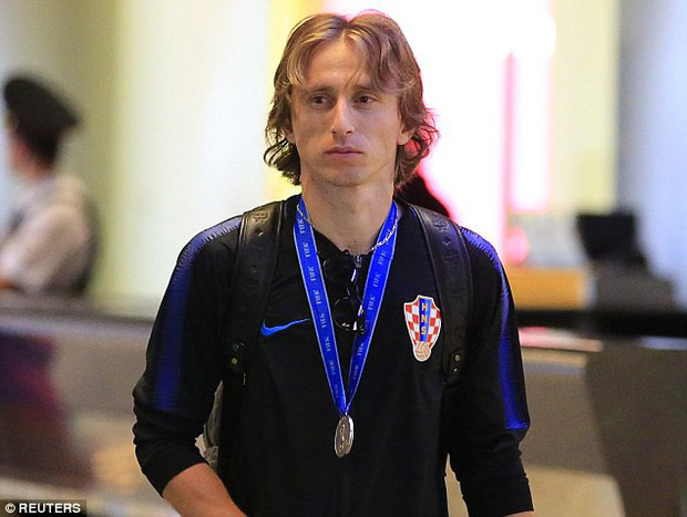 Biển người chào đón Modric và đội tuyển Croatia sau hành trình kỳ diệu ở World Cup 2018 - Ảnh 2. Biển người chào đón Modric và đội tuyển Croatia sau hành trình kỳ diệu ở World Cup 2018 2