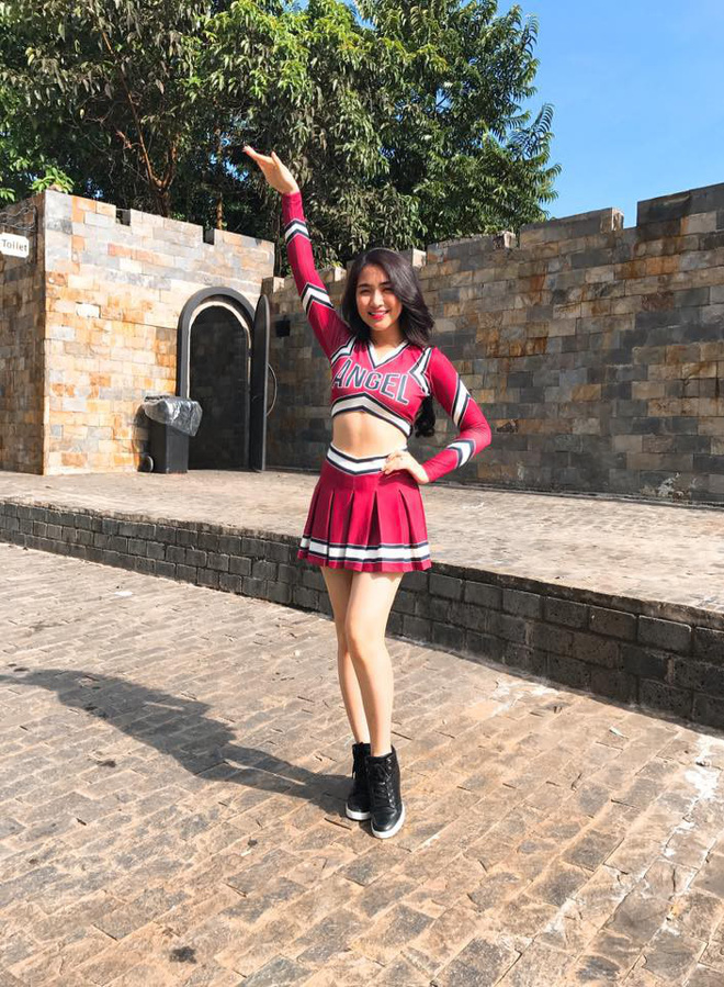 Hòa Minzy đã trở nên nóng bỏng nhất nhì showbiz Việt - Ảnh 12. Không chỉ 'lầy lội', Hòa Minzy còn trở nên nóng bỏng nhất nhì showbiz Việt 12