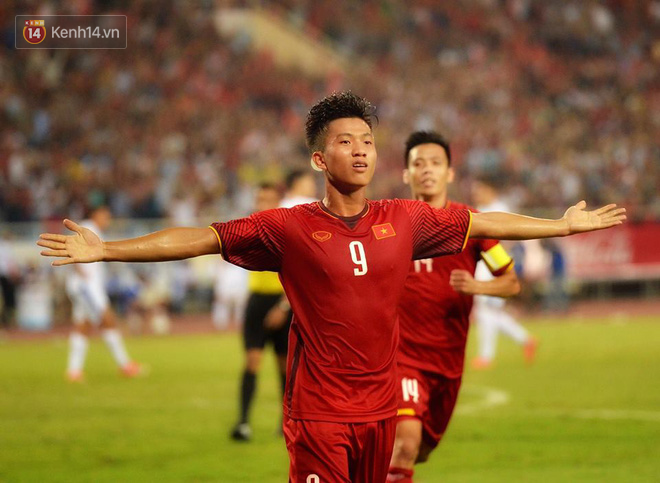 Hình ảnh đẹp, đầy xúc động của U23 Việt Nam sau khi lên ngôi giải Tứ hùng 7