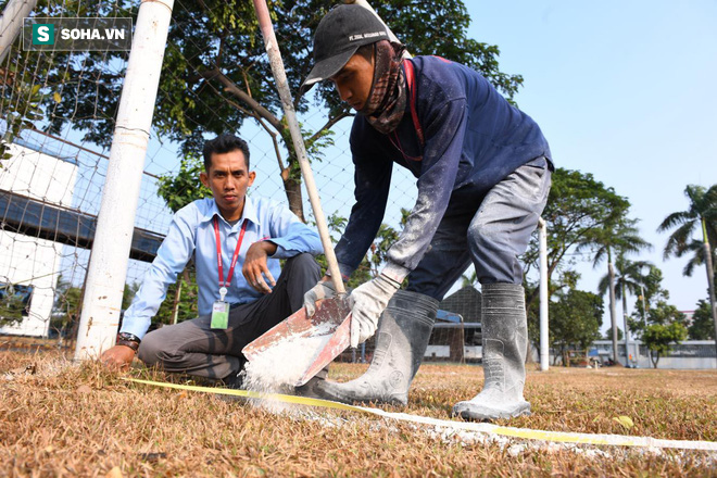 Indonesia xếp cho Lào sân xịn trong khi để U23 Việt Nam phải tập trên sân ruộng - Ảnh 3. Indonesia xếp cho Lào sân 'xịn' trong khi để U23 Việt Nam phải tập trên 'sân ruộng' 3