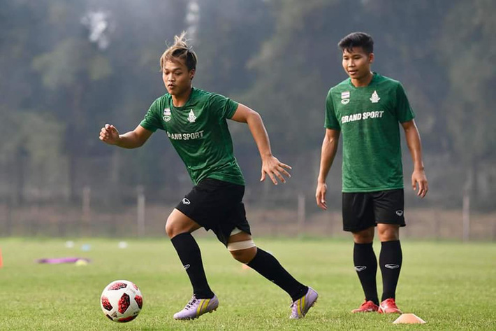 Tất cả các đội đều có sân tập đẹp, hà cớ gì U23 Việt Nam phải đi cày mặt ruộng? - Ảnh 7. Tất cả các đội đều có sân tập đẹp, hà cớ gì U23 Việt Nam phải 'đi cày mặt ruộng'? 7