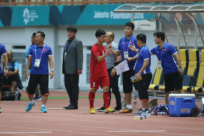 Quang Hải rực sáng, U23 Việt Nam thắng dễ trong ngày Công Phượng 2 lần trượt penalty - Ảnh 4. Quang Hải rực sáng, U23 Việt Nam thắng dễ trong ngày Công Phượng 2 lần trượt penalty 4
