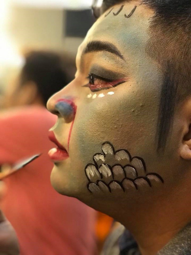 Chuyện về người trông giữ đền thờ Tổ nghiệp cho nghệ sĩ Hoài Linh - Ảnh 3. Chuyện về người trông giữ đền thờ Tổ nghiệp cho nghệ sĩ Hoài Linh 3