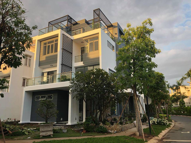 Cận cảnh biệt thự triệu USD lộng lẫy, rộng hơn 500m2 của Quách Thành Danh tại Sài Gòn - Ảnh 2. Cận cảnh biệt thự triệu USD lộng lẫy, rộng hơn 500m2 của Quách Thành Danh tại Sài Gòn 2