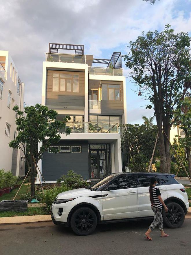 Cận cảnh biệt thự triệu USD lộng lẫy, rộng hơn 500m2 của Quách Thành Danh tại Sài Gòn - Ảnh 3. Cận cảnh biệt thự triệu USD lộng lẫy, rộng hơn 500m2 của Quách Thành Danh tại Sài Gòn 3