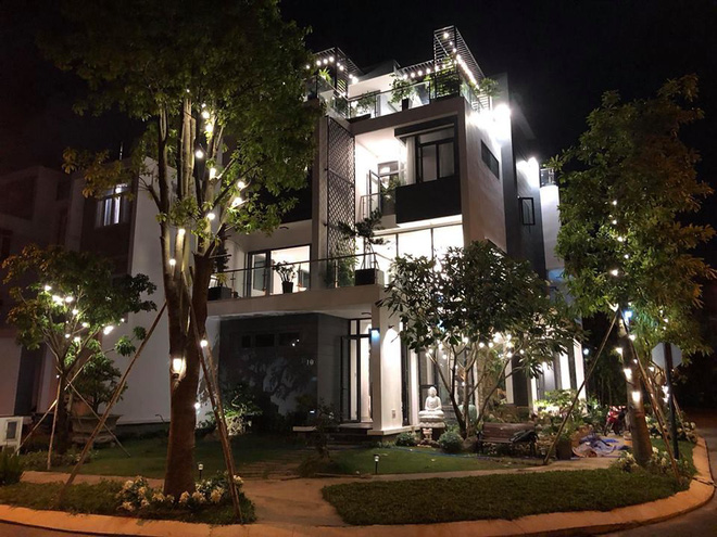Cận cảnh biệt thự triệu USD lộng lẫy, rộng hơn 500m2 của Quách Thành Danh tại Sài Gòn - Ảnh 4. Cận cảnh biệt thự triệu USD lộng lẫy, rộng hơn 500m2 của Quách Thành Danh tại Sài Gòn 4