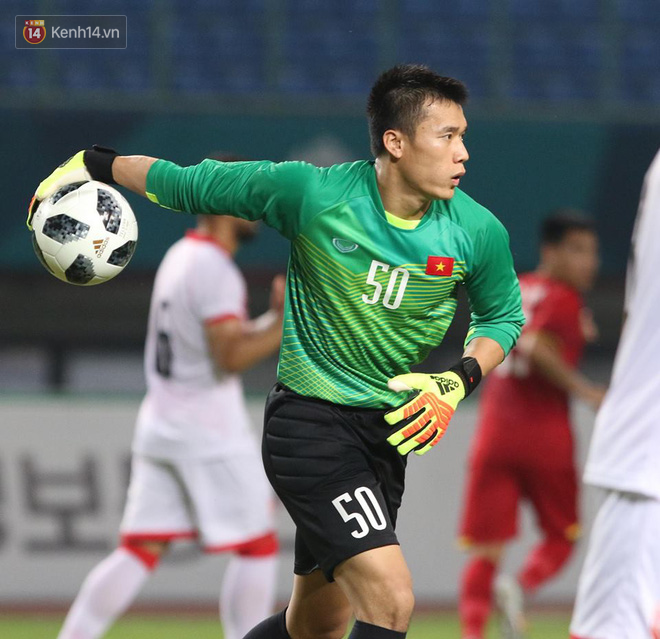 Khen Công Phượng, nhưng đừng quên Bùi Tiến Dũng đã xuất thần cứu thua cho Olympic Việt Nam - Ảnh 3. Khen Công Phượng, nhưng đừng quên Bùi Tiến Dũng đã xuất thần cứu thua cho Olympic Việt Nam 2