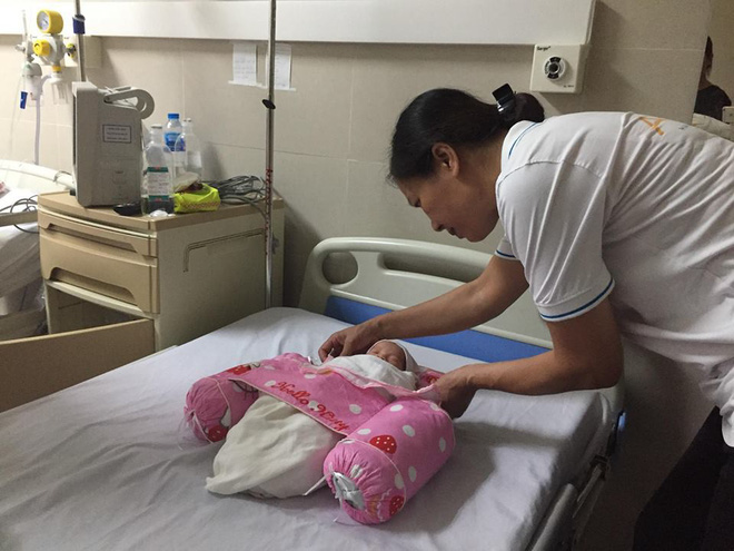 Kỳ tích ở BV Thanh Nhàn - Hà Nội: Em bé sống 3 tháng trong bụng mẹ bị tai nạn, hôn mê sâu - Ảnh 1. Kỳ tích ở BV Thanh Nhàn - Hà Nội: Em bé sống 3 tháng trong bụng mẹ bị tai nạn, hôn mê sâu 1