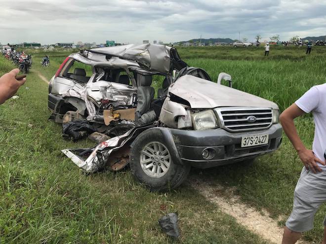 Về quê thắp hương ngày rằm, ô tô 7 chỗ bị tàu hỏa tông, 2 người tử vong tại chỗ - Ảnh 9. Về quê thắp hương ngày rằm, ô tô 7 chỗ bị tàu hỏa tông, 2 người tử vong tại chỗ 9