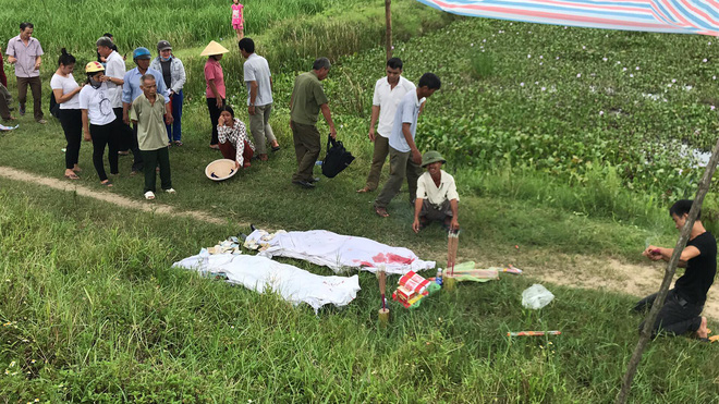 Về quê thắp hương ngày rằm, ô tô 7 chỗ bị tàu hỏa tông, 2 người tử vong tại chỗ - Ảnh 3. Về quê thắp hương ngày rằm, ô tô 7 chỗ bị tàu hỏa tông, 2 người tử vong tại chỗ 3
