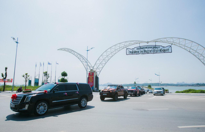 Siêu xe 'Khủng long Mỹ' dẫn đầu đoàn rước dâu hoành tráng ở Quảng Ninh 5