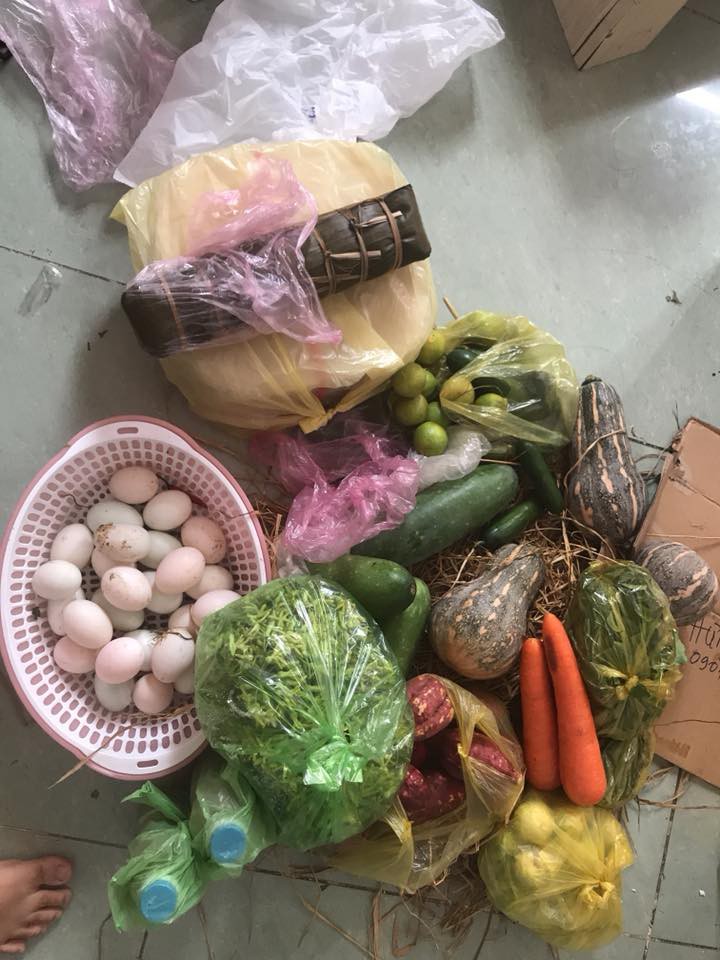 Chẳng phải sơn hào hải vị, cả núi thực phẩm sạch mẹ chồng gửi cho nàng dâu mới khiến nhiều chị em ao ước - Ảnh 2. Chẳng phải sơn hào hải vị, cả 'núi' thực phẩm sạch mẹ chồng gửi cho nàng dâu mới khiến nhiều chị em ao ước 2