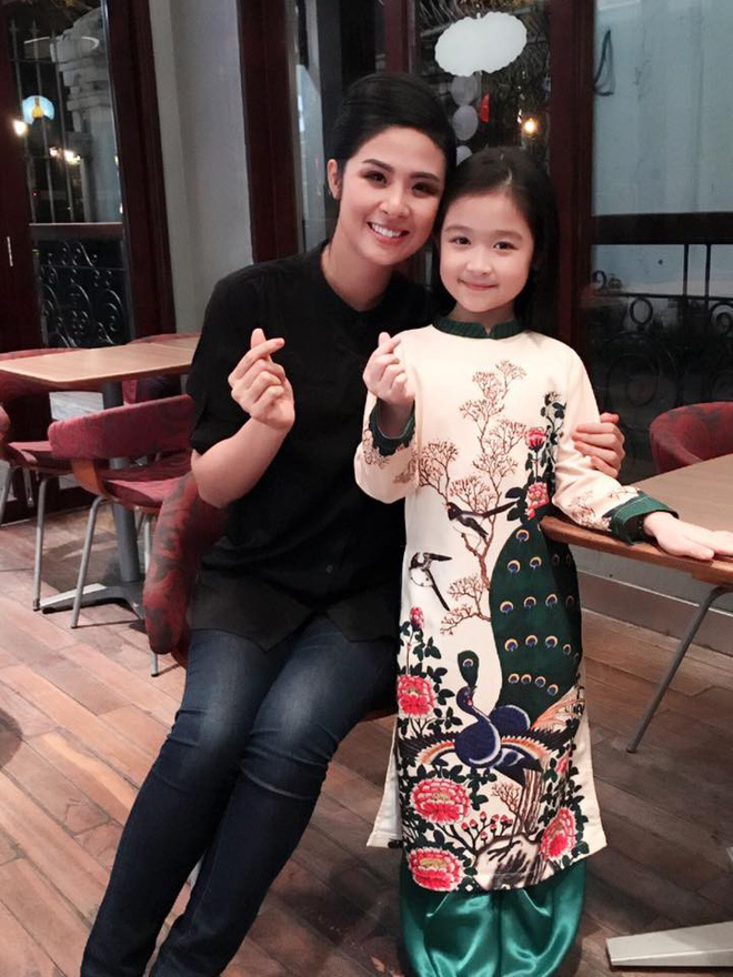Cuộc sống sang chảnh của cô bé 10 tuổi gây sốt đêm chung kết Hoa hậu Việt Nam 7
