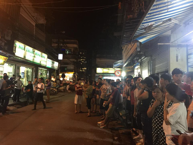 Hiện trường phát hiện nhiều phần nghi là thi thể người ở khu vực cháy nhà ông Hiệp khùng - Ảnh 2. Hiện trường phát hiện nhiều phần nghi là thi thể người ở khu vực cháy nhà ông Hiệp 'khùng' 2