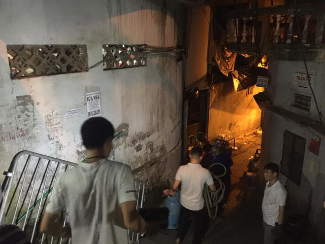 Hiện trường phát hiện nhiều phần nghi là thi thể người ở khu vực cháy nhà ông Hiệp khùng - Ảnh 6. Hiện trường phát hiện nhiều phần nghi là thi thể người ở khu vực cháy nhà ông Hiệp 'khùng' 6
