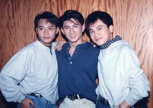 Ngô Kỳ Long: 13 tuổi nhặt rác trả nợ giúp cha, 40 tuổi thành tỷ phú, lấy vợ trẻ kém 17 tuổi - Ảnh 2. Ngô Kỳ Long: 13 tuổi nhặt rác trả nợ giúp cha, 40 tuổi thành tỷ phú, lấy vợ trẻ kém 17 tuổi 2