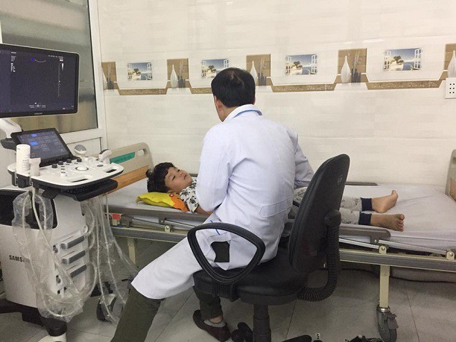 Diễn viên nhí Chú ơi đừng lấy mẹ con nhập viện vì khóc nhiều, suy nhược khi đọc các tin nhắn chửi rủa - Ảnh 1. Diễn viên nhí 'Chú ơi đừng lấy mẹ con' nhập viện vì khóc nhiều, suy nhược khi đọc các tin nhắn chửi rủa 1