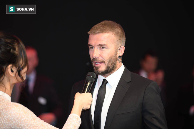 Hoa hậu Trần Tiểu Vy rạng rỡ sánh đôi bên David Beckham trên sân khấu ra mắt xe hơi VINFAST 10