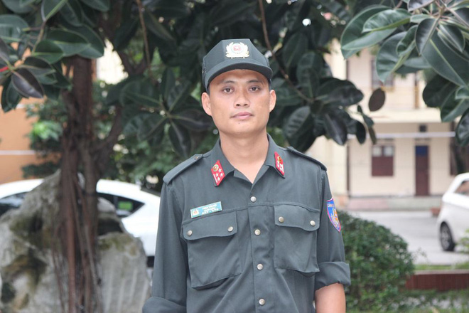 Đại úy CSCĐ trực tiếp giáp mặt kẻ ôm lựu đạn cố thủ suốt 14 giờ - Ảnh 4. Đại úy CSCĐ trực tiếp giáp mặt kẻ ôm lựu đạn cố thủ suốt 14 giờ 3
