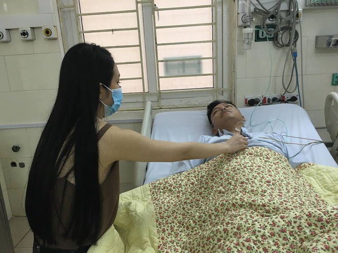 Tuấn Hưng suy sụp tinh thần, nhập viện sau khi liveshow bị hủy đột ngột sát giờ diễn - Ảnh 1. Tuấn Hưng suy sụp tinh thần, nhập viện sau khi liveshow bị hủy đột ngột trước giờ diễn 1