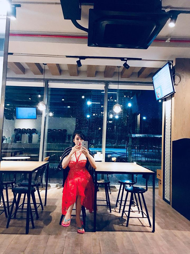 Sau 5 năm ngoan hiền, Bà Tưng bất ngờ sexy trở lại - Ảnh 8. Sau 5 năm ngoan hiền, Bà Tưng bất ngờ tái xuất trở lại khiến người hâm mộ đứng ngồi không yên 8