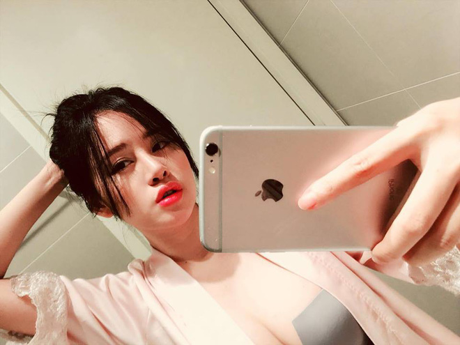 Sau 5 năm ngoan hiền, Bà Tưng bất ngờ sexy trở lại - Ảnh 7. Sau 5 năm ngoan hiền, Bà Tưng bất ngờ tái xuất trở lại khiến người hâm mộ đứng ngồi không yên 7