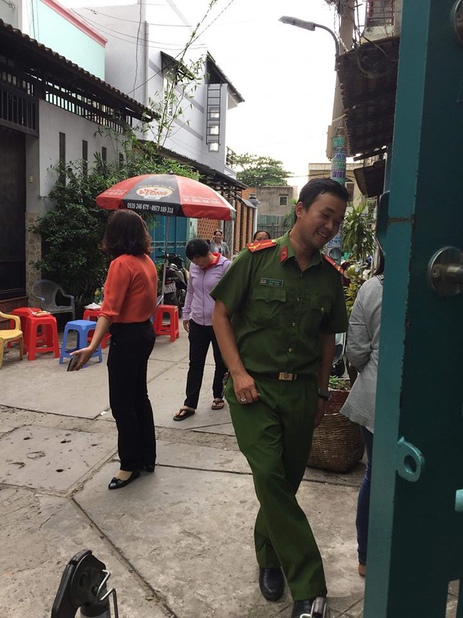 Vụ cô giáo viết đơn xin xã hội đen cho đi dạy ở Sài Gòn: Chính quyền sơn lại nhà - Ảnh 3. Vụ cô giáo viết đơn xin 'xã hội đen' cho đi dạy ở Sài Gòn: Chính quyền sơn lại nhà, gắn camera bảo vệ 3