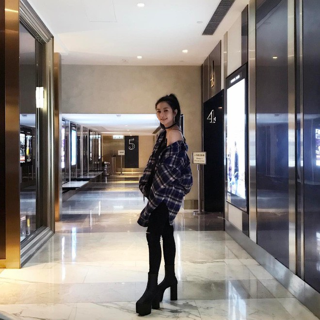 Xuất hiện vài phút, con gái 17 tuổi của nữ hoàng phim 18+ gây sốt vì quá đẹp, khí chất - Ảnh 10. Xuất hiện vài phút, con gái 17 tuổi của nữ hoàng phim người lớn gây sốt vì quá đẹp, khí chất 10