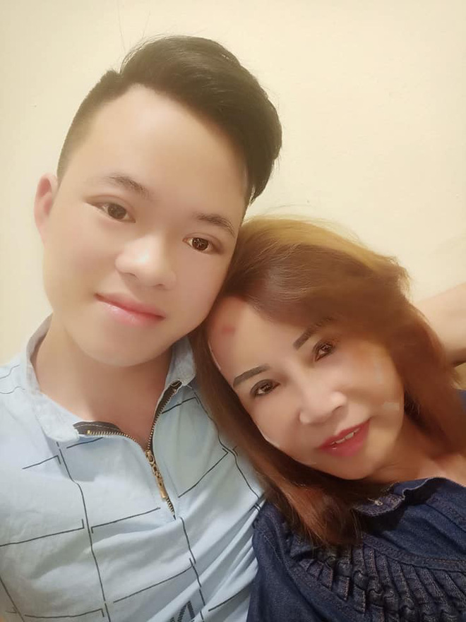 Cô dâu 62 tuổi đăng ảnh mới nhất sau phẫu thuật, chồng chia sẻ vẫn chưa thể nói chuyện - Ảnh 8. Cô dâu 62 tuổi đăng ảnh mới nhất sau phẫu thuật, chồng trẻ hoàn toàn ủng hộ chuyện làm đẹp của vợ 8