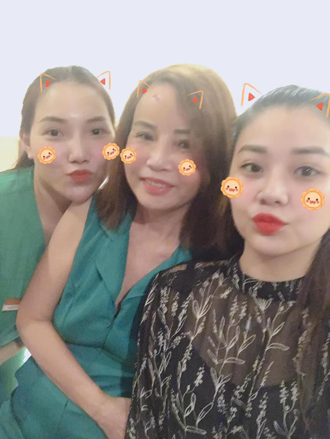 Cô dâu 62 tuổi đăng ảnh mới nhất sau phẫu thuật, chồng chia sẻ vẫn chưa thể nói chuyện - Ảnh 6. Cô dâu 62 tuổi đăng ảnh mới nhất sau phẫu thuật, chồng trẻ hoàn toàn ủng hộ chuyện làm đẹp của vợ 7