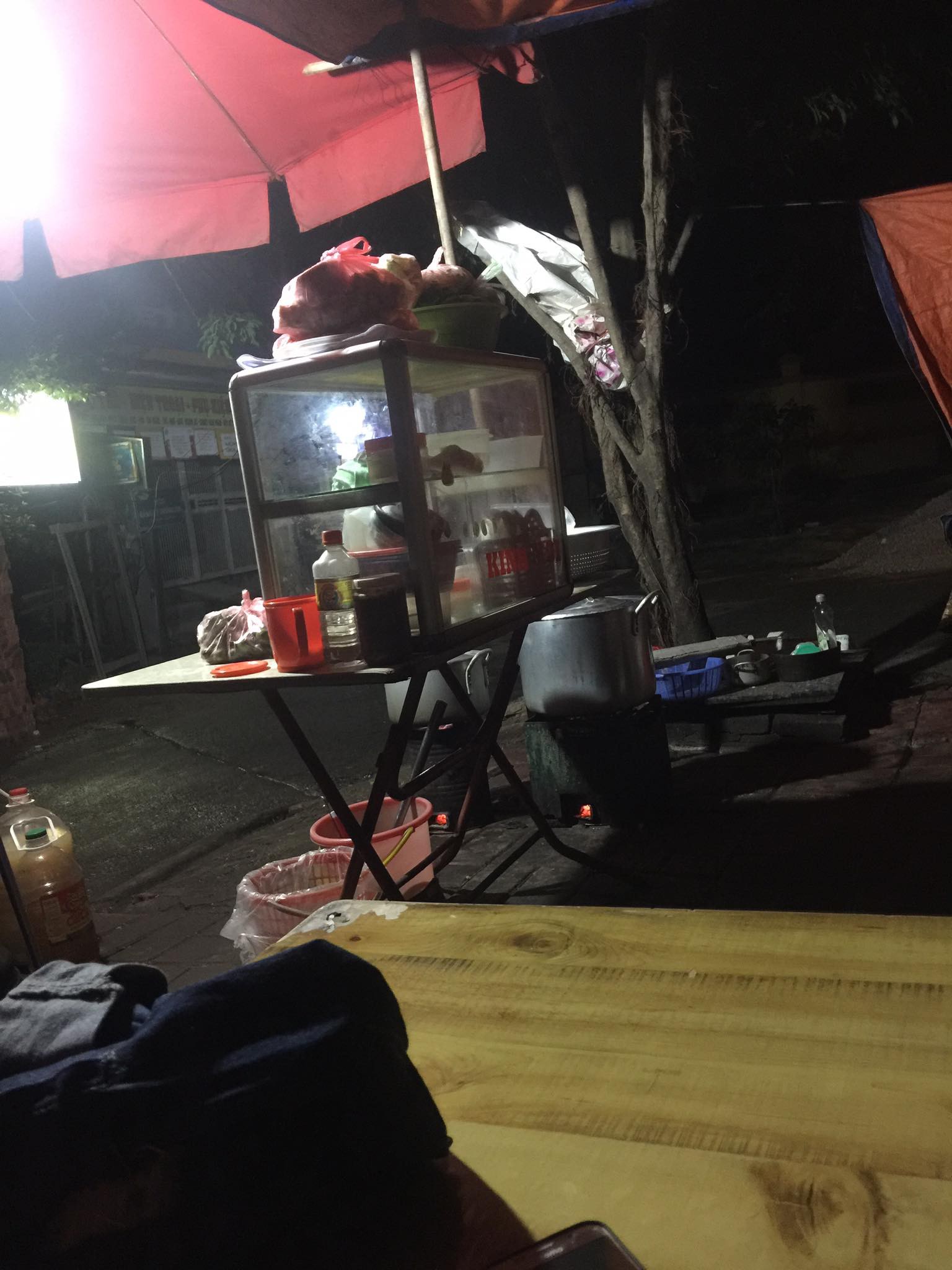 Cô gái về khuya không thể vào phòng trọ, được anh GrabBike chở đi tìm gần 50 nhà nghỉ suốt 4h đồng hồ mà không lấy tiền - Ảnh 3. Cô gái về khuya không thể vào phòng trọ, được anh GrabBike chở đi tìm gần 50 nhà nghỉ suốt 4h đồng hồ mà không lấy tiền 3