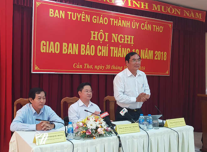 Cần Thơ họp báo vụ tịch thu 20 viên kim cương của chủ tiệm vàng - Ảnh 1. Cần Thơ họp báo vụ tịch thu 20 viên kim cương của chủ tiệm vàng 1