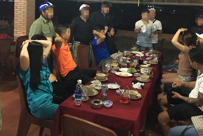 Bảo lãnh cho người quen vay tiền, người phụ nữ bị giang hồ bắt cóc, giam lỏng ở Sài Gòn - Ảnh 2. Bảo lãnh cho người quen vay tiền, người phụ nữ bị giang hồ bắt cóc, giam lỏng ở Sài Gòn 2