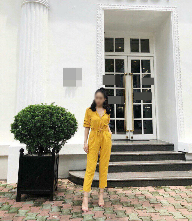 Đặt mua bộ jumpsuit vàng sang chảnh trên mạng, cô gái kêu trời vì mặc thử chẳng khác gì bộ đồ thợ lặn - Ảnh 2. Đặt mua bộ jumpsuit vàng sang chảnh trên mạng, cô gái kêu trời vì mặc thử chẳng khác gì bộ đồ thợ lặn 2