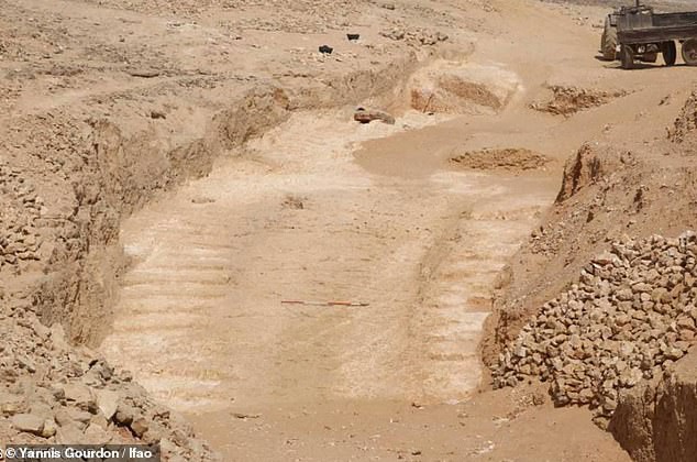 Khai quật con đường 4.500 tuổi tại Ai Cập - bí ẩn quá trình xây dựng Đại kim tự tháp đã được giải? 2