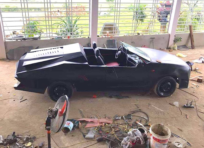 Cận cảnh siêu xe mui trần Lamborghini chờ ngày rước dâu được chế từ xe đồng nát của 9X Hà Tĩnh - Ảnh 6. Cận cảnh 'siêu xe mui trần Lamborghini' chờ ngày rước dâu được chế từ xe đồng nát của 9X Hà Tĩnh 6