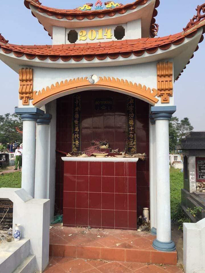Sự thật tin đồn doanh nghiệp thuê xã hội đen đập phá bát hương ở gần trăm ngôi mộ - Ảnh 1. Sự thật tin đồn 'doanh nghiệp thuê xã hội đen đập phá bát hương ở gần trăm ngôi mộ' 2