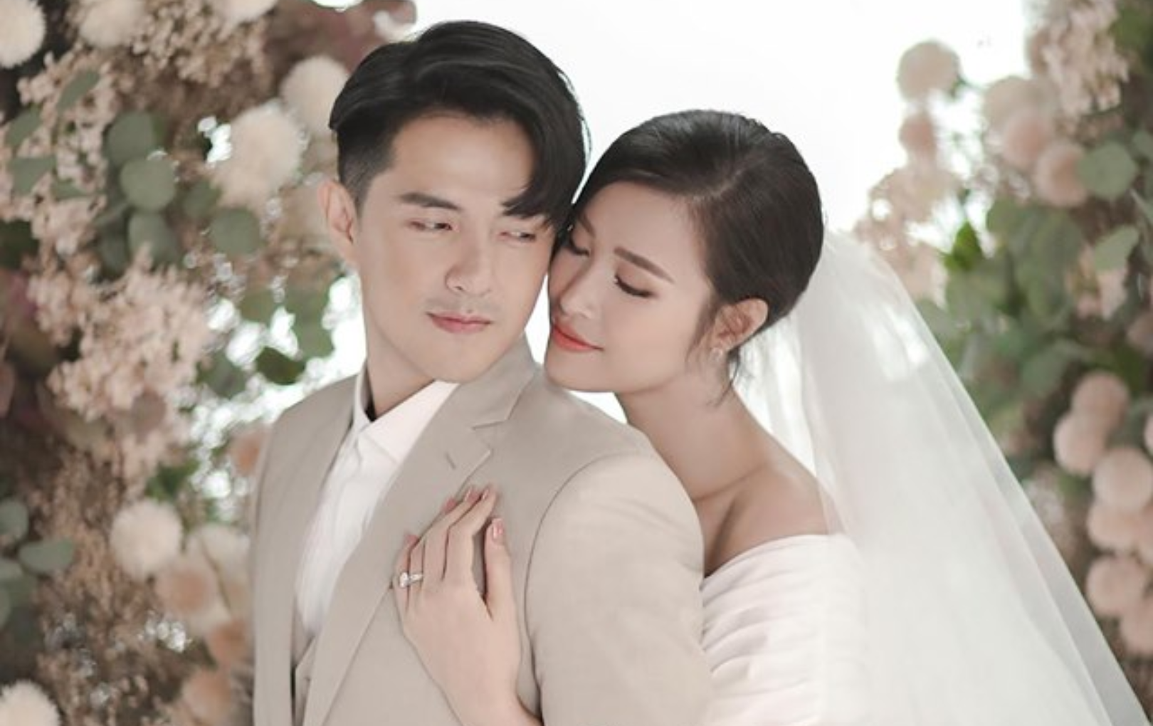 Đông Nhi và tấm 'bình phong' chắc chắn dù sau nhiều lần vướng thị phi vẫn vô sự 1 Đông Nhi và tấm 'bình phong' chắc chắn dù sau nhiều lần vướng thị phi vẫn vô sự 1